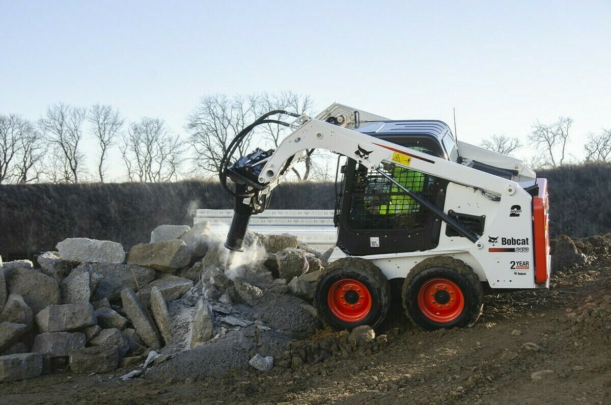 Skid-steer breaker · Concrete demo